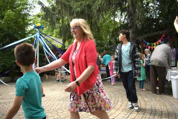 Maypole 3
